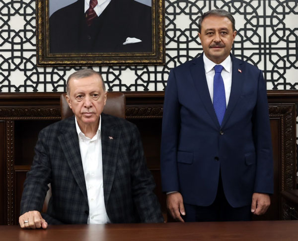 Erdoğan-Balıkesir_Valisi_Şıldak