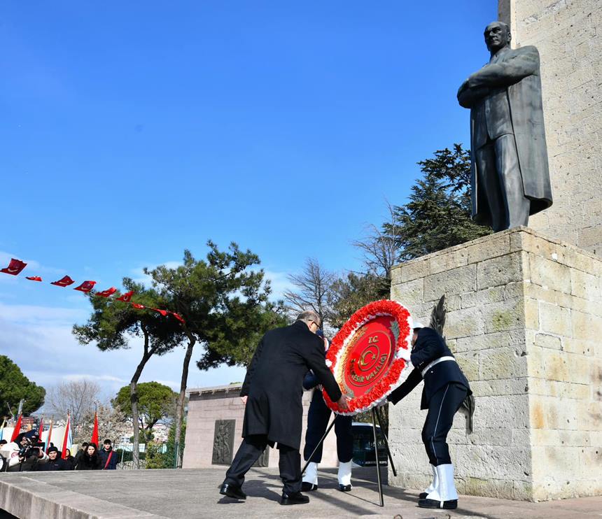 Ataturk Anit Celenk