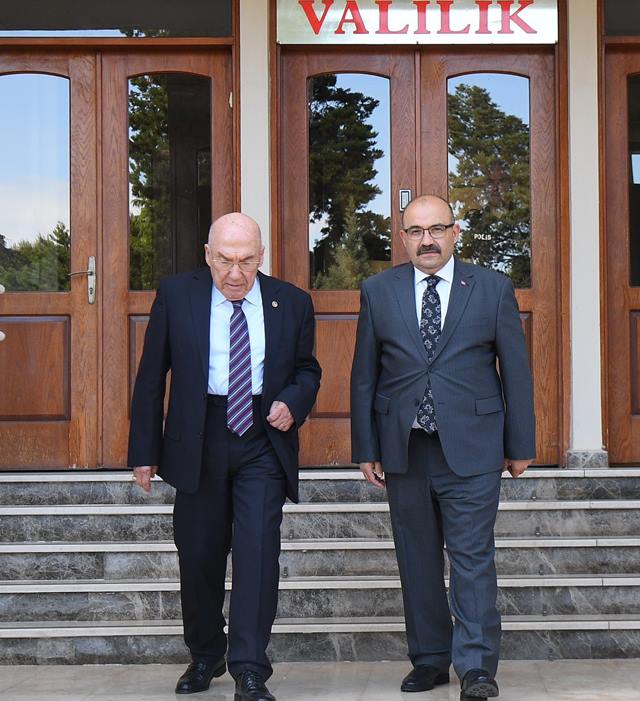 Atil Uzelgun Vali Ustaoglu (3)
