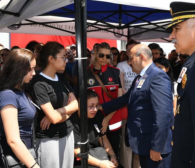 Polis Cenaze Vali Emd Md2025