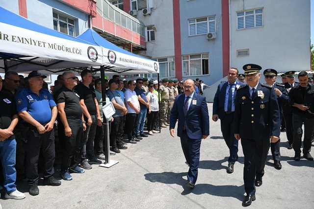 Polis Zekai Ozel Cenaze Vali Emd Md2025