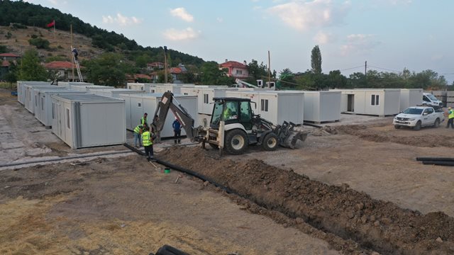 Deprem Sindirgi Konteyner Kent