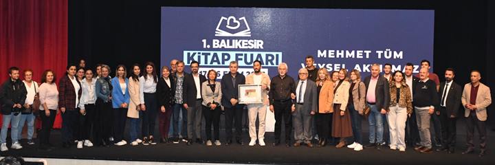 Kitap Fuari Balikesire Imzasini Atti 1