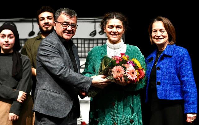 Hakan Sehirli Esi Tiyartro