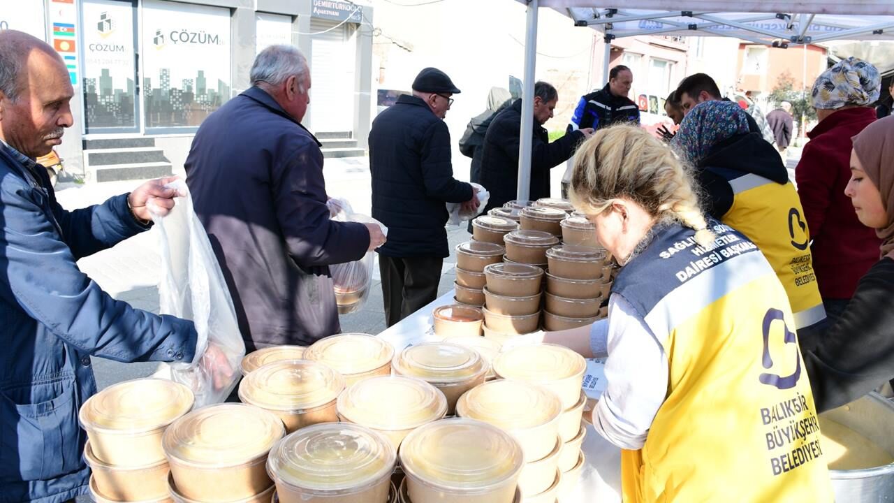 Iftar Yemek Dagitimi