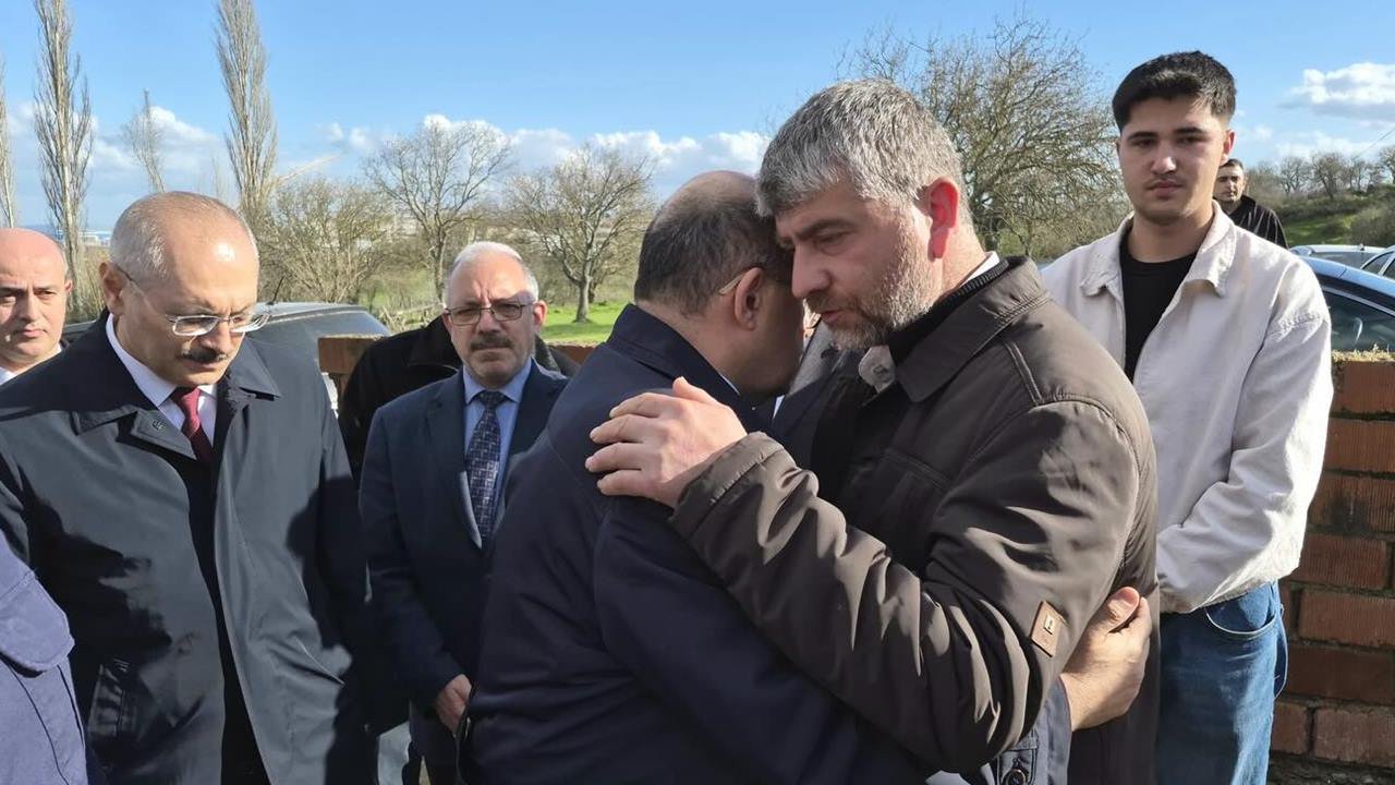 Trafik kazasında hayatını kaybeden Emine Gül, Balıkesir’i yasa boğdu