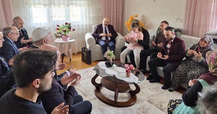 Vali Emine Guul Corek