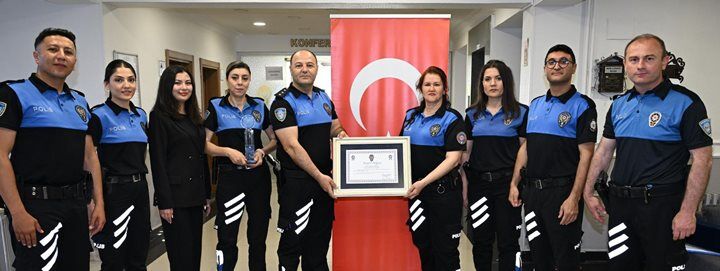 Polis Toplum Destekli