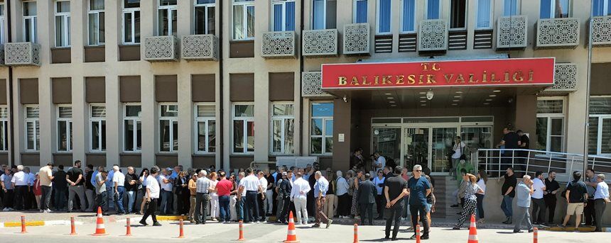 Yeni Parti Valilik Onu Ilk Gun