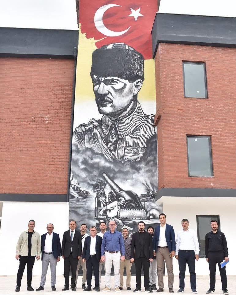 Ataturk Hakan Sehirli Serkan Sari