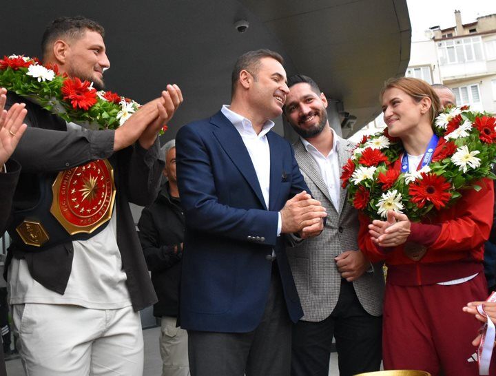 Necip Esra Akin1