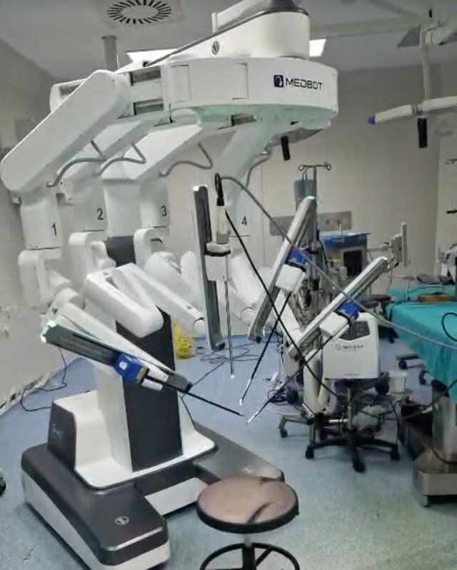 Robotik Cerrah Baun0855