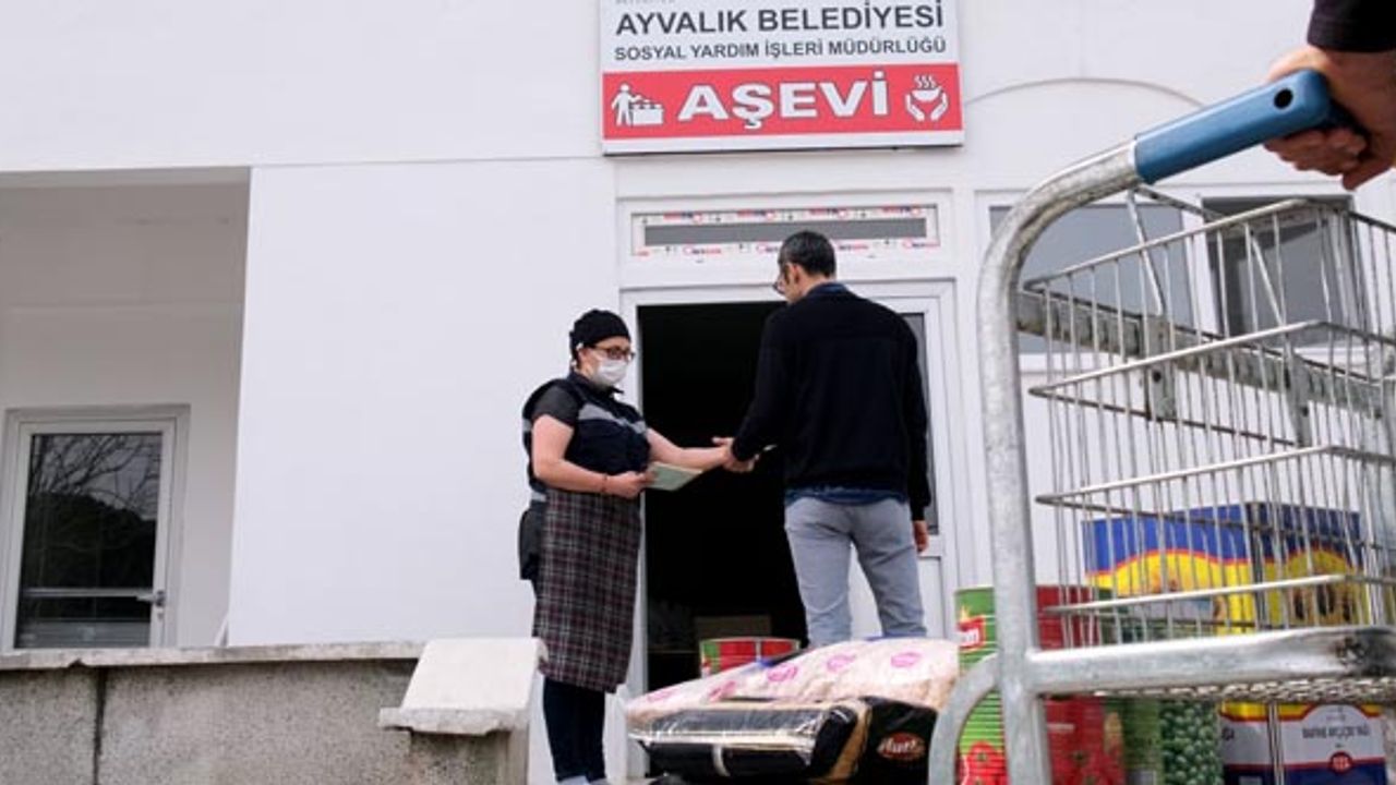 Ayvalık'ta her gün 600 fakire sıcak yemek
