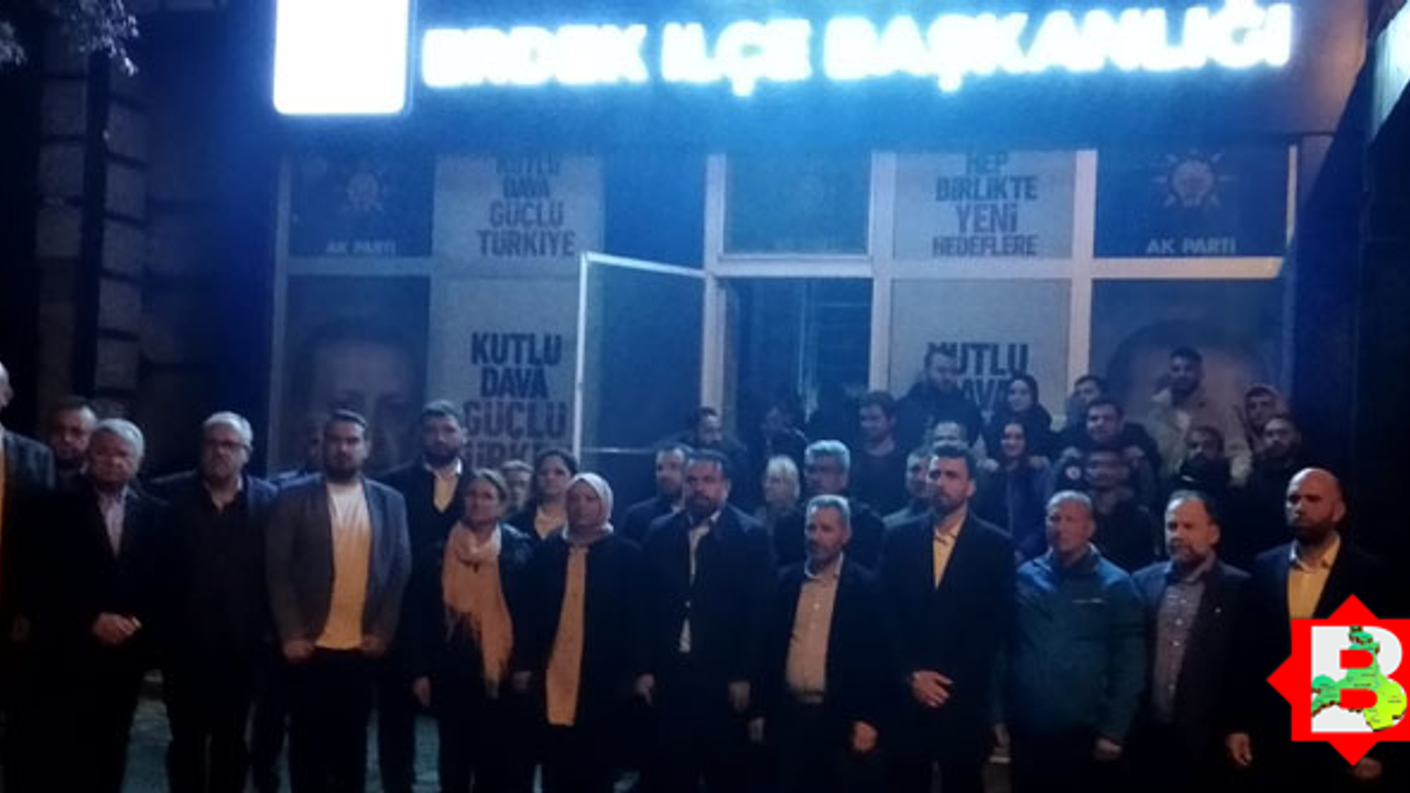 Erdek’te AK Parti seçim aracına provokatif saldırı