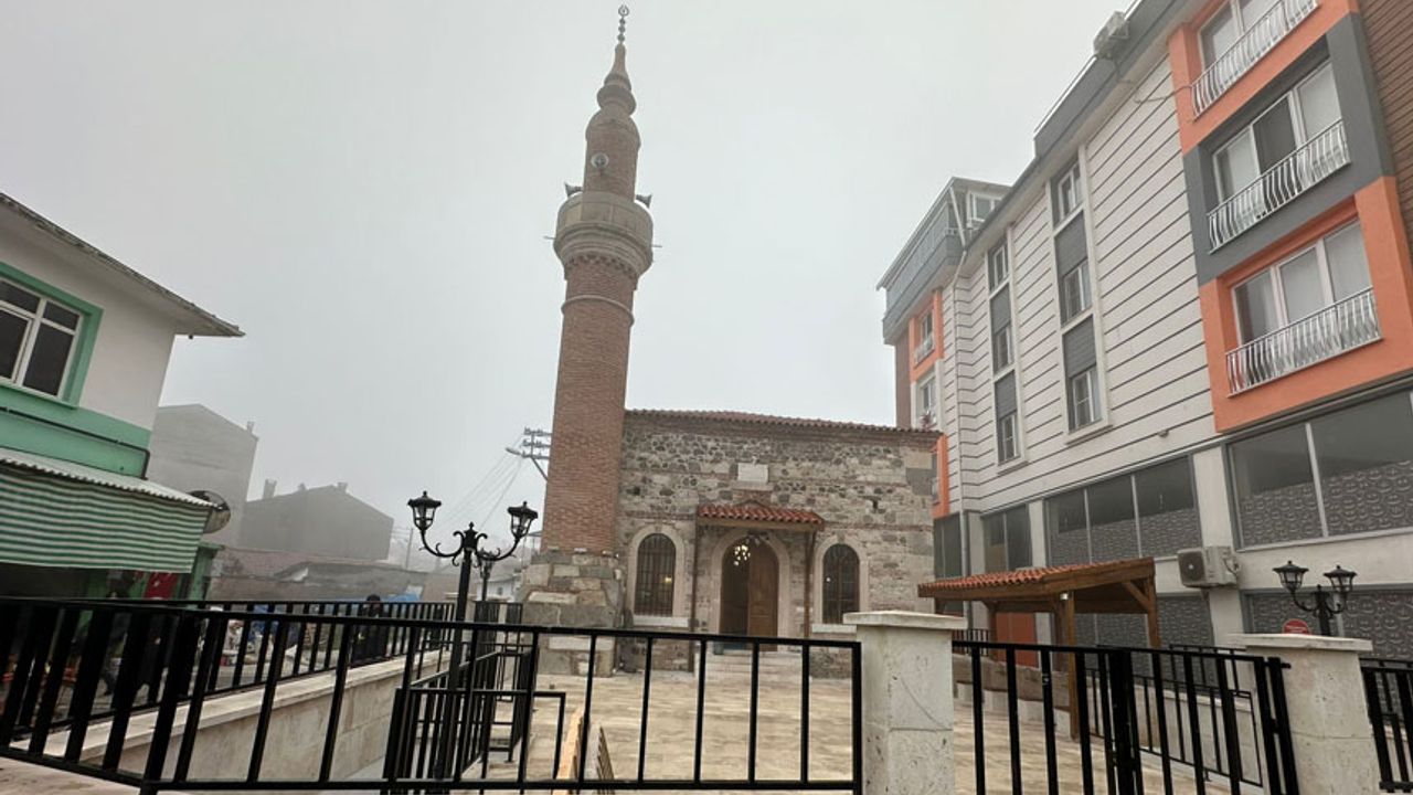 Tarihi Kepsut Oruç Bey Camii ibadete açılıyor