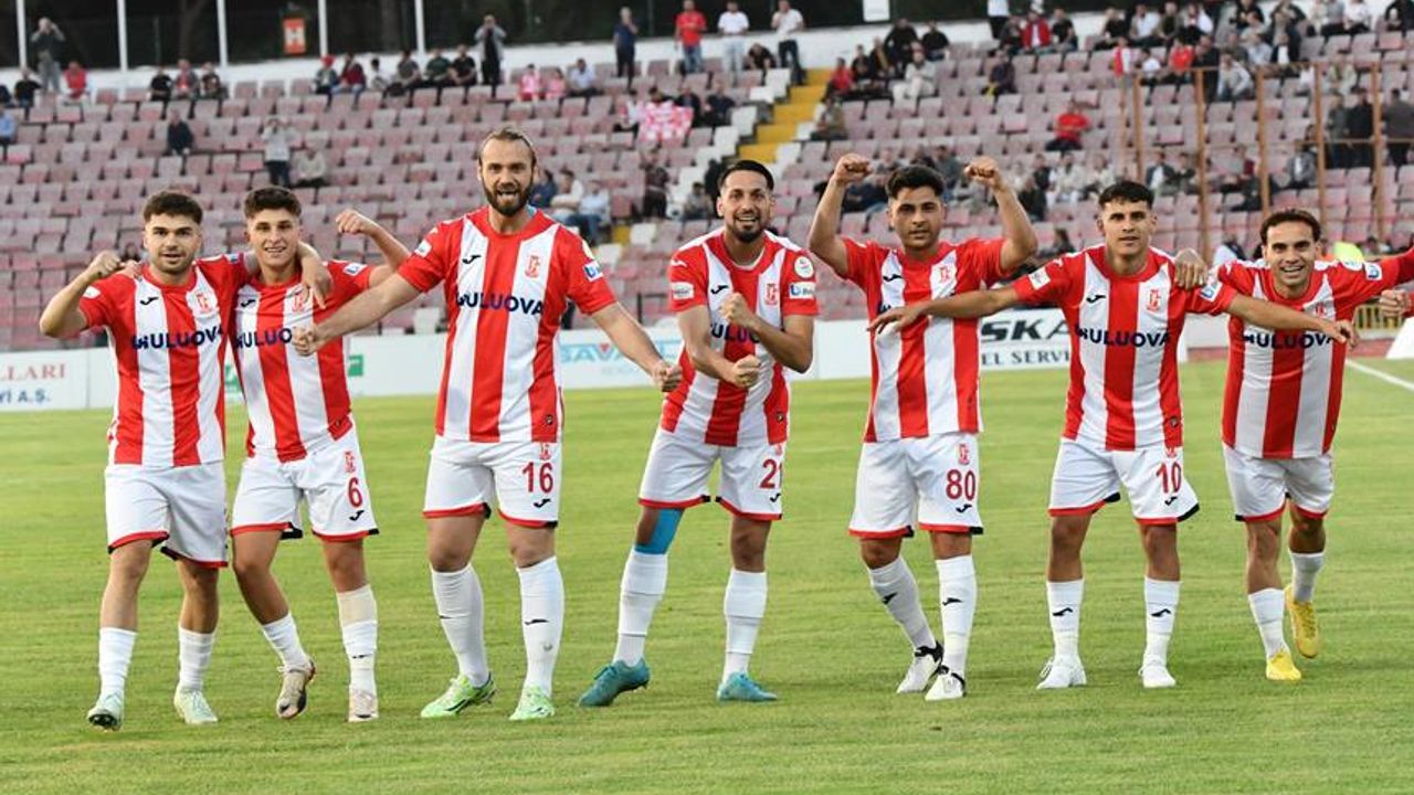 Balıkesirspor - Muşspor finali Adana'da oynanacak