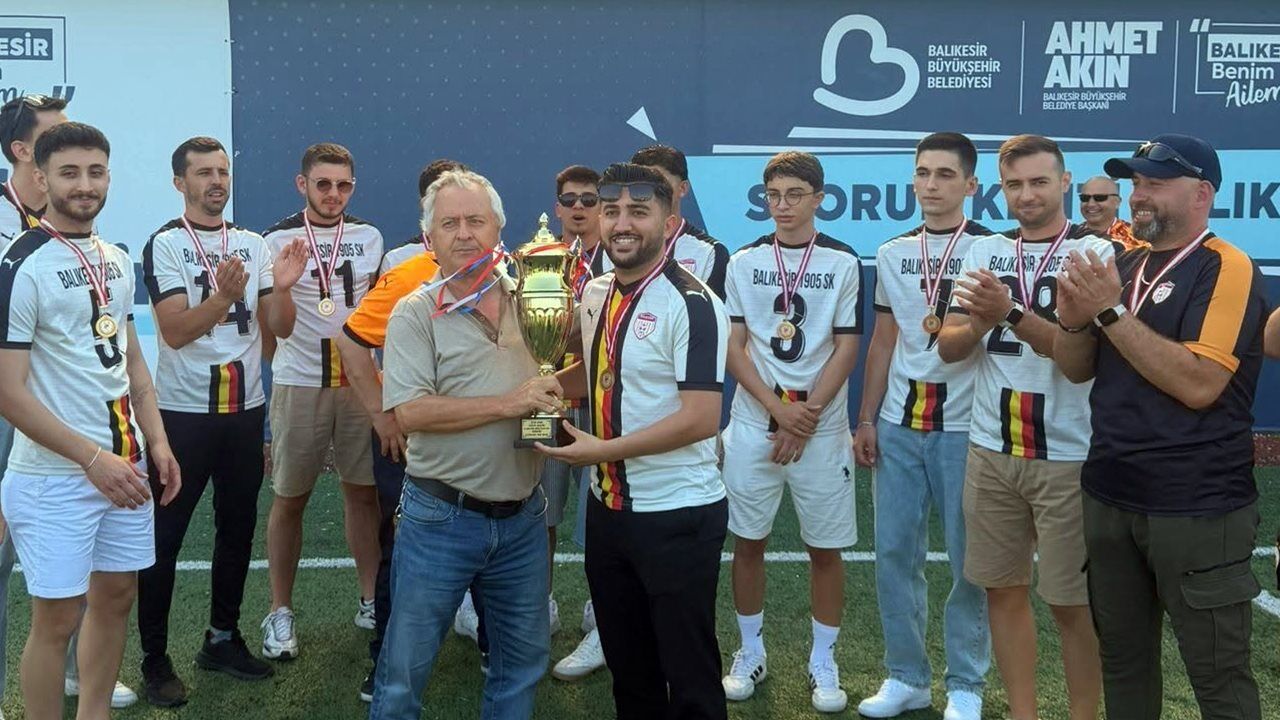 Balıkesir'in Galatasaray'ı ilk sezonunda şampiyon