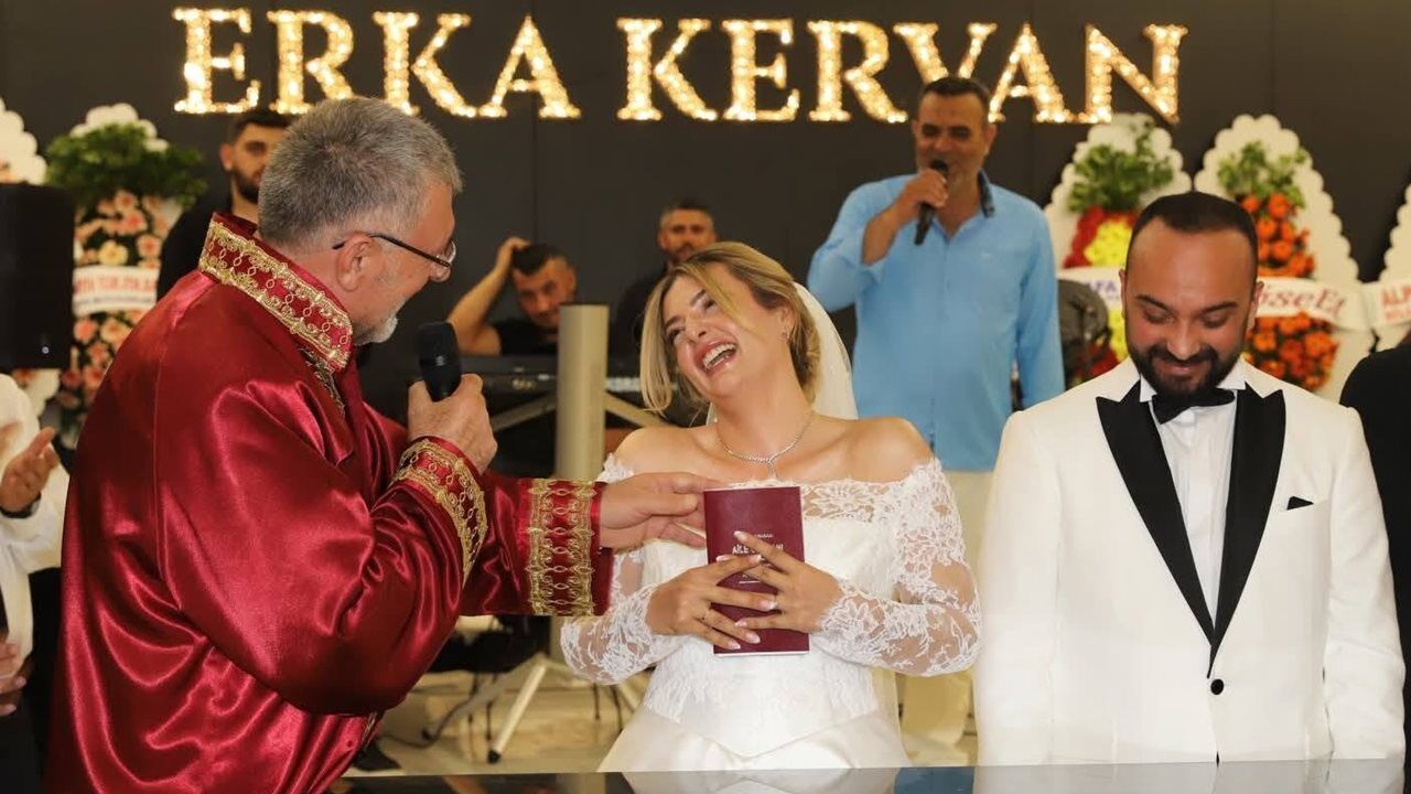 EN ZOR İMZAYI KIZINA ATTI