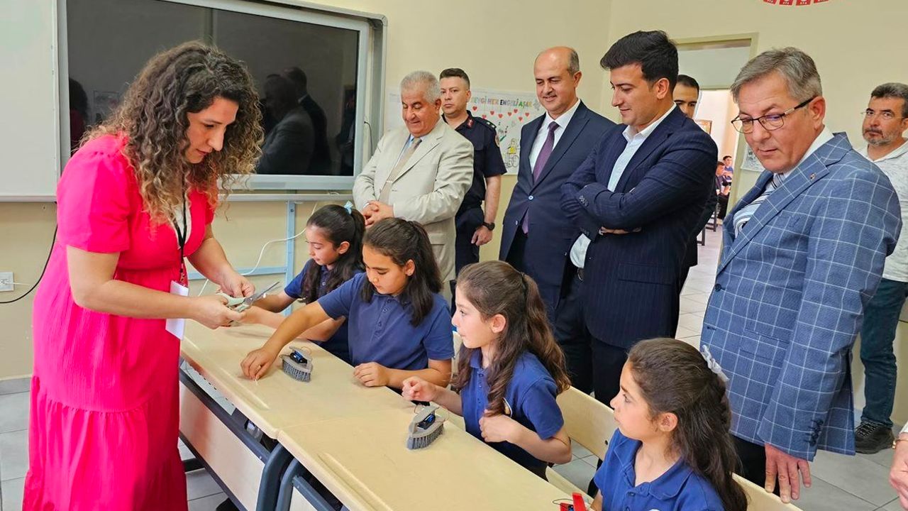 Dursunbey Kavacık Ortaokulu'nda bilim meşalesi yandı