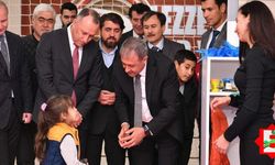 Vali Şıldak, yurtlarda kalan depremzedeleri ziyaret etti