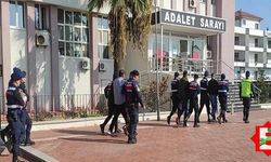 Ayvalık'ta göçmen kaçakçılarına suç üstü