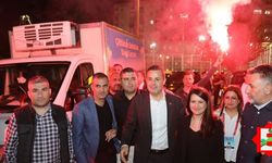 Ahmet Akın İzmir'de "bakan" gibi karşılandı!