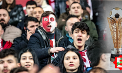 Futbolda şampiyonluk kupasına 100. yıla özel tasarım