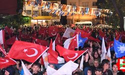 Gündoğan'daki AK Parti coşkusu geceyi aydınlattı