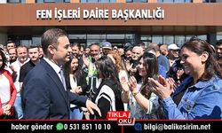 Belediye çalışanları Ahmet Akın'ı alkışlarla karşıladı