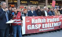 Balıkesir'de CHP'den Ahmet Özer için protesto eylemi