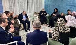 Vali Ustaoğlu'ndan şehit evine duygulandıran ziyaret