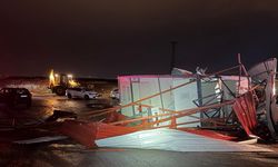 Balıkesir'de fırtına! Şantiyede kabus anları