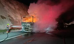 Ekmek teknesinin yanışını çaresizlikle izledi