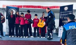Polisten Kabakdere'de çocuklara müzikle umut