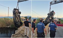 Edremit'te feci kaza: Dereye uçan araçta 2 ölü, 1 yaralı