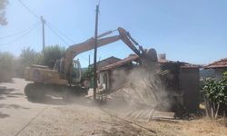 Bigadiç metruk yapılardan temizleniyor