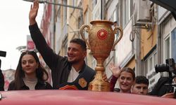 Balıkesir şampiyonları davul zurnayla karşıladı