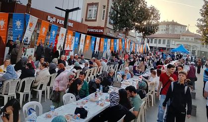 AK Parti sokak iftarında Balıkesirlilerle buluştu