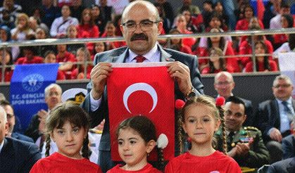 Vali Ustaoğlu 19 Mayıs mesajında gençlere seslendi