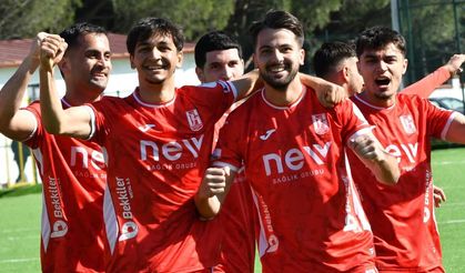 Balıkesirspor Nazilli'de güle oynaya kazandı: 7-0