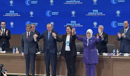 Burcu Köksal’a rozeti Başkan Erdoğan taktı