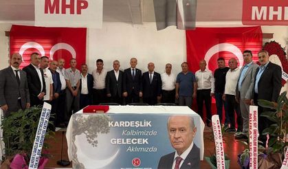 MHP Bigadiç İlçe Teşkilatı'nda Yakup Macan güven tazeledi