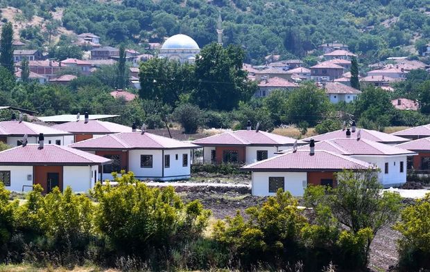 6.1'LİK DEPREMİN YARALARI 10 AYDA SARILDI