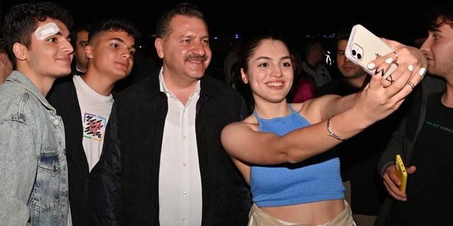 GENÇLERİN YÜCEL YILMAZ ABİSİ VAR