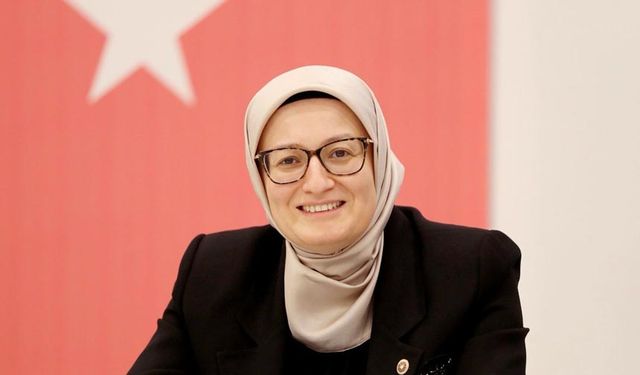 Belgin Uygur: “Bilenler ile bilmeyenler bir olur mu?”