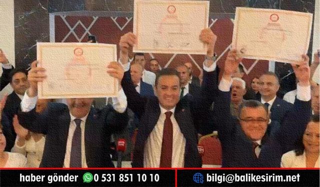 Ahmet Akın ve ilçe belediye başkanları mazbatasını aldı