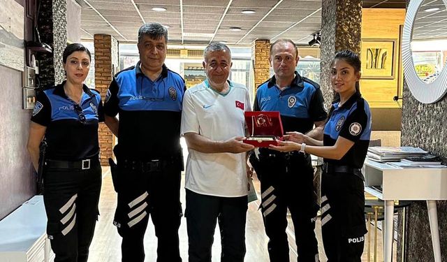 Balıkesir Emniyeti CimBom Mustafa'ya sürpriz yaptı