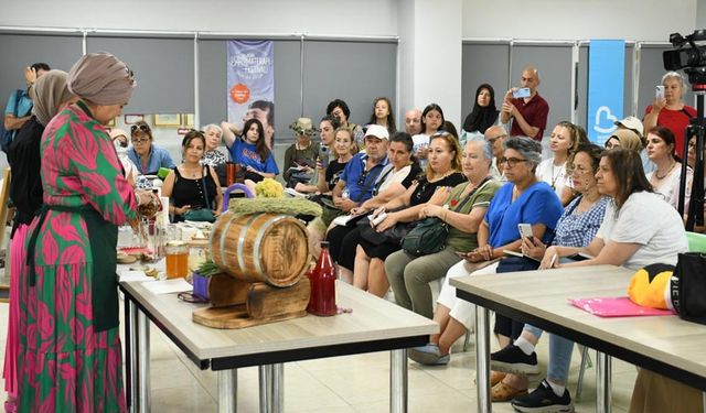 Sirke yapımının püf noktalarını BAÇEM’de öğrendiler