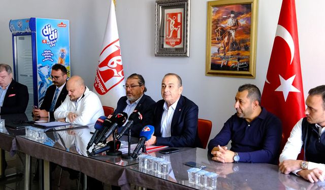 Kriz şimdilik bitti. Tahta açıldı. Turpun büyüğü heybede!