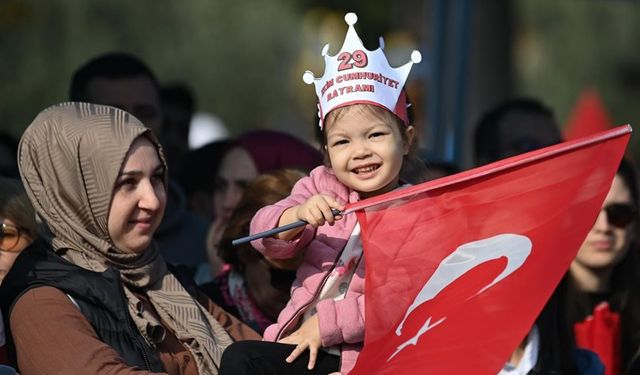 Balıkesir'de 7'den 77Ye Cumhuriyet coşkusu